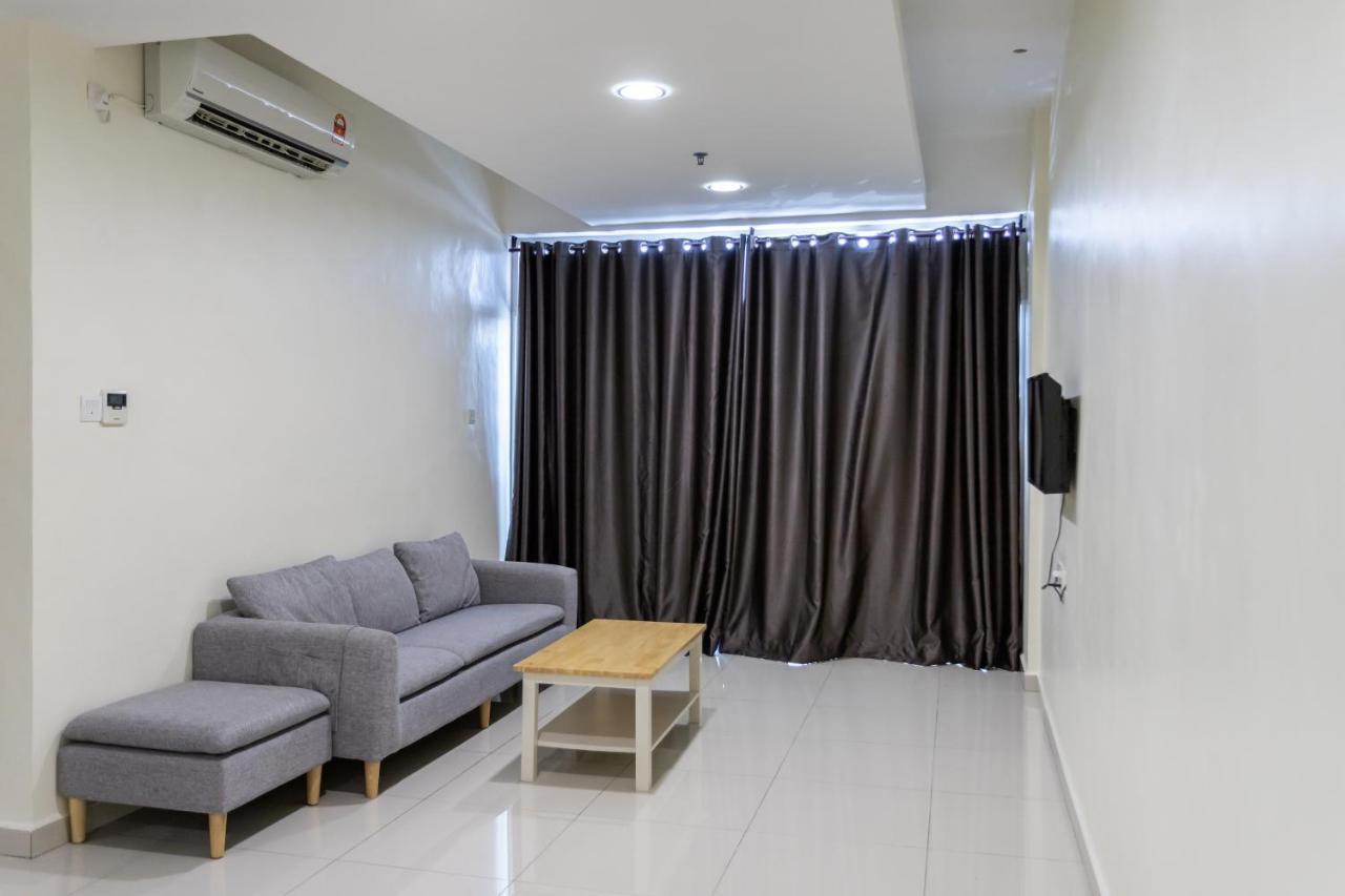 Emart Hotel  Miri Exterior foto
